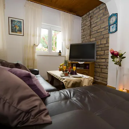 Katarina - Private Pool 80m From Apartment *